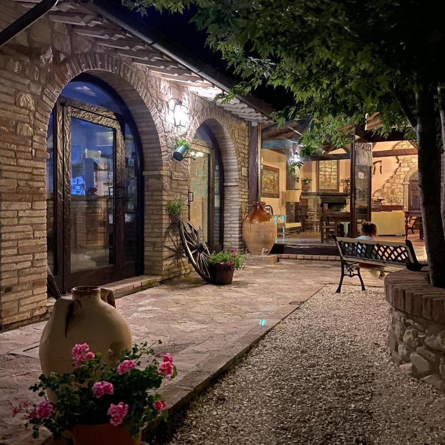 Agriturismo Le Querce Di Assisi Villa Exterior photo